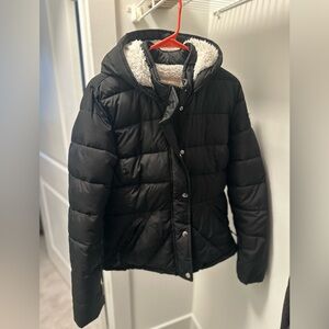 Hollister Black Fleece Lined Puffer Jacket With Hood Size Large gently used